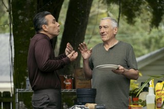 Sebastian Maniscalco en Robert De Niro in About My Father