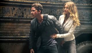 Shia LaBeouf en Rosie Huntington-Whiteley in Transformers: Dark of the Moon