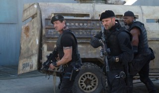 Sylvester Stallone, Jason Statham en Terry Crews (I) in The Expendables 2