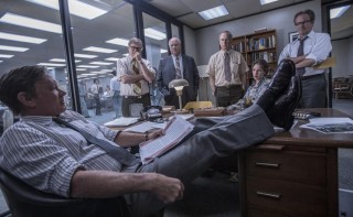 Tom Hanks, David Cross (II), Bob Odenkirk en John Rue in The Post