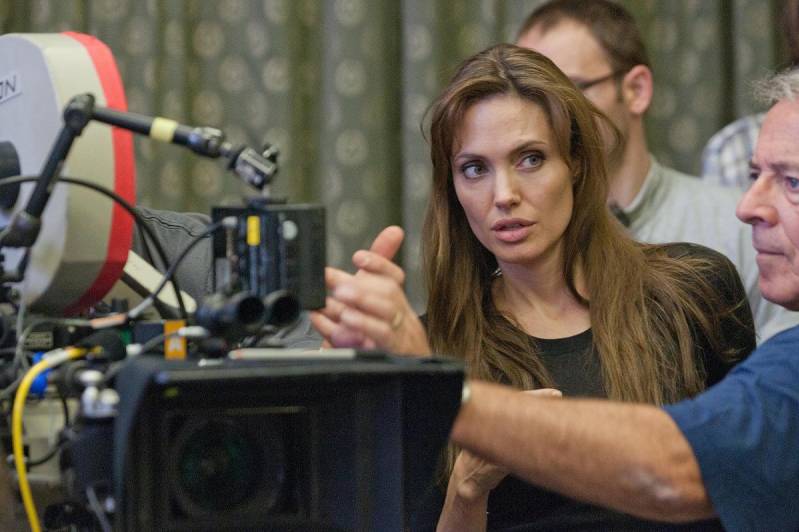 Angelina Jolie aan het werk op de set (c) Ken Regan 2011/E1 Entertainment