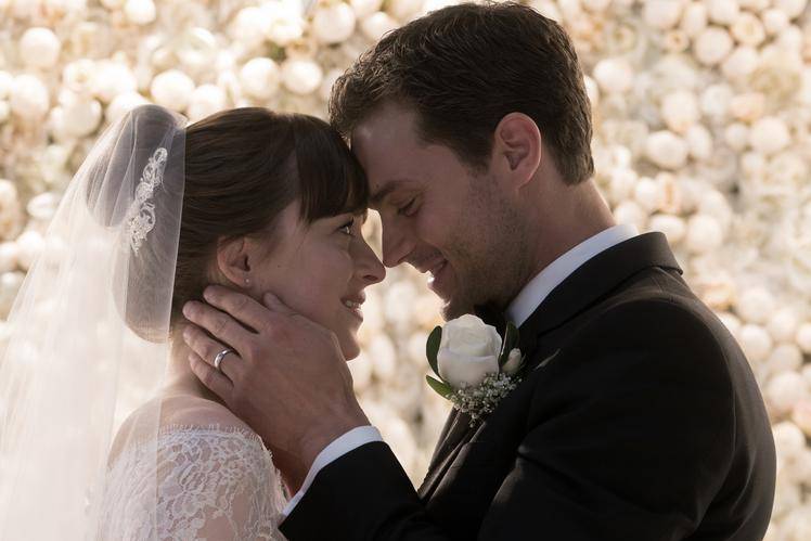 Anastasia Steele (Dakota Johnson) en Christian Grey (Jamie Dornan) in Fifty Shades Freed (c) Universal Pictures