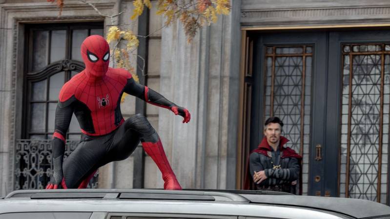 Tom Holland en Benedict Cumberbatch in SPIDER-MAN: NO WAY HOME