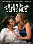 La blonde aux seins nus poster